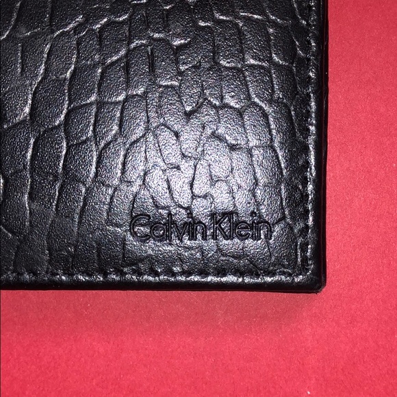 Calvin Klein Wallet - Picture 3 of 4